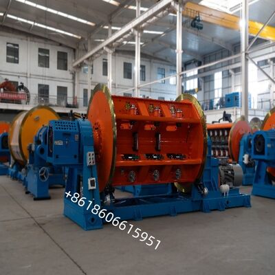 Machine de retordage rigide capable de vitesses de ligne maximales jusqu'à 52 mètres par minute assurant les processus de retordage de fils